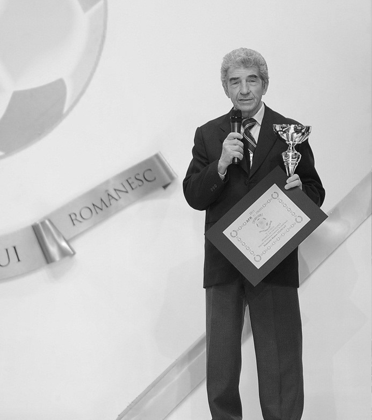 A murit arbitrul care l-a propulsat pe Belodedici Romeo Stâncan s-a stins la 92 de ani. El i-a dat lui Belo la 17 ani bilețelul cu telefonul care i-a schimbat destinul