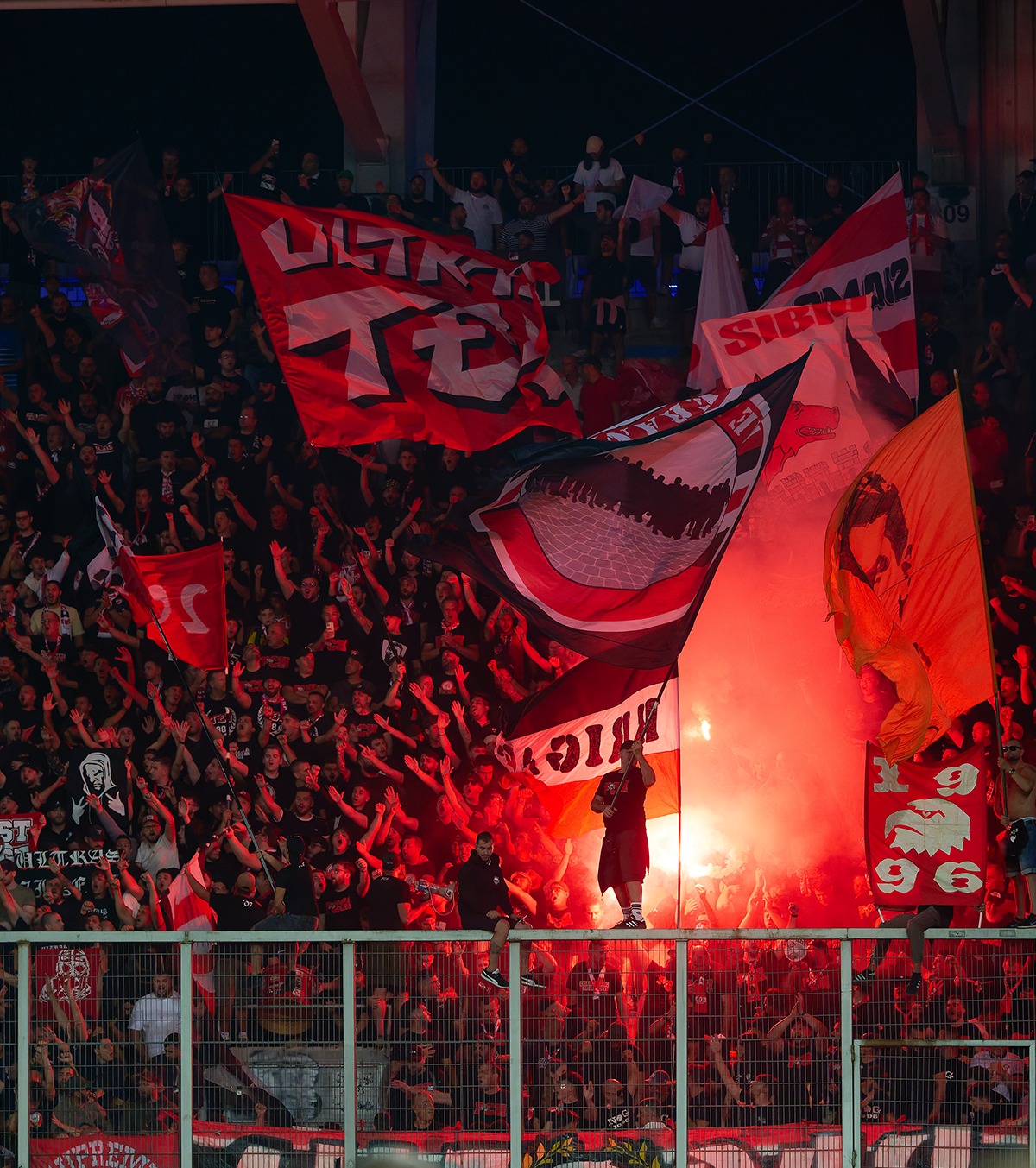 Fanii lui Dinamo invadează Sibiul  Câți suporteri vor avea „câinii” la meciul cu Hermannstadt:  „Pentru prima oară în istoria deplasărilor”