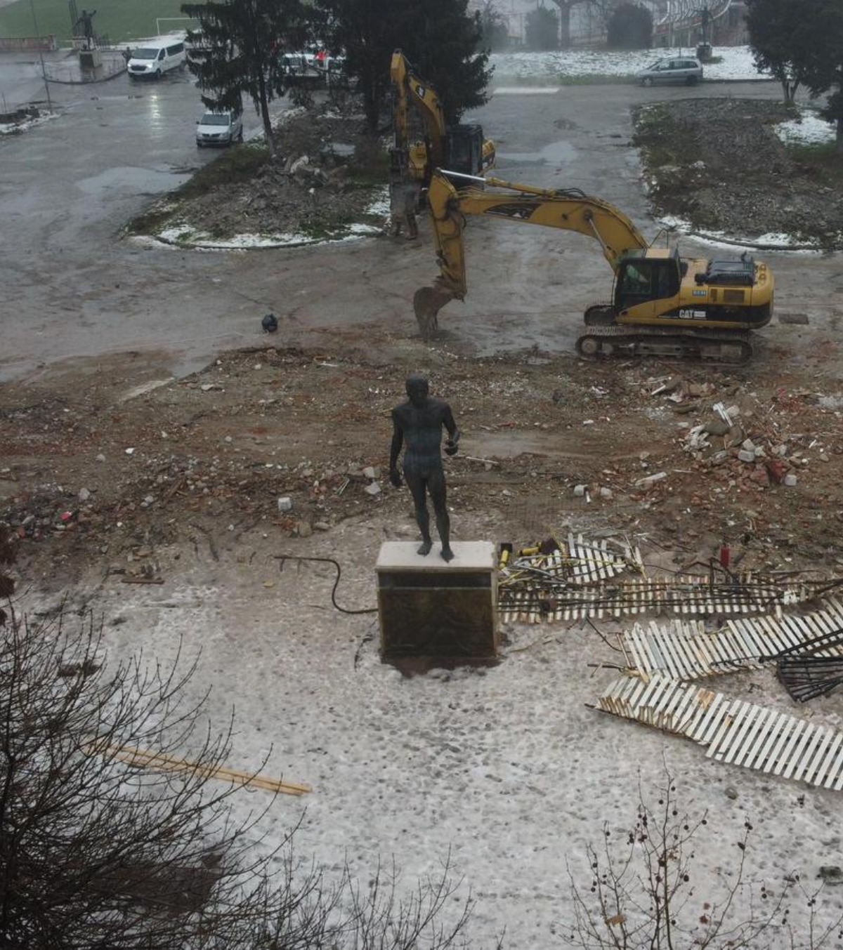 Unde mută statuile Motivul pentru care statuia lui Patzaichin nu a fost atinsă de buldozere: ce se întâmplă cu monumentele de la Dinamo