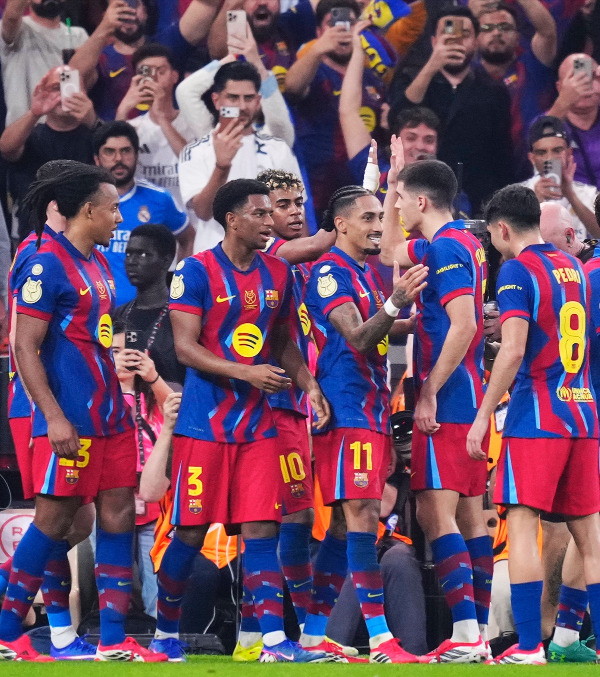 Business Drops #87 Campionatul Turciei va fi televizat în România, averea lui Max Verstappen și salariul președintelui FIFA