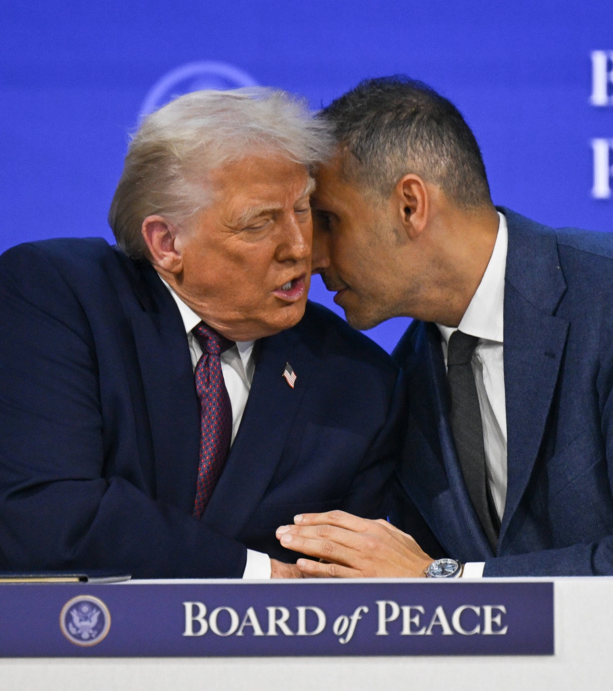 A semnat lângă Trump la Davos! Președintele lui Guardiola la Manchester City, apariție surprinzătoare la noul Consiliu pentru Pace