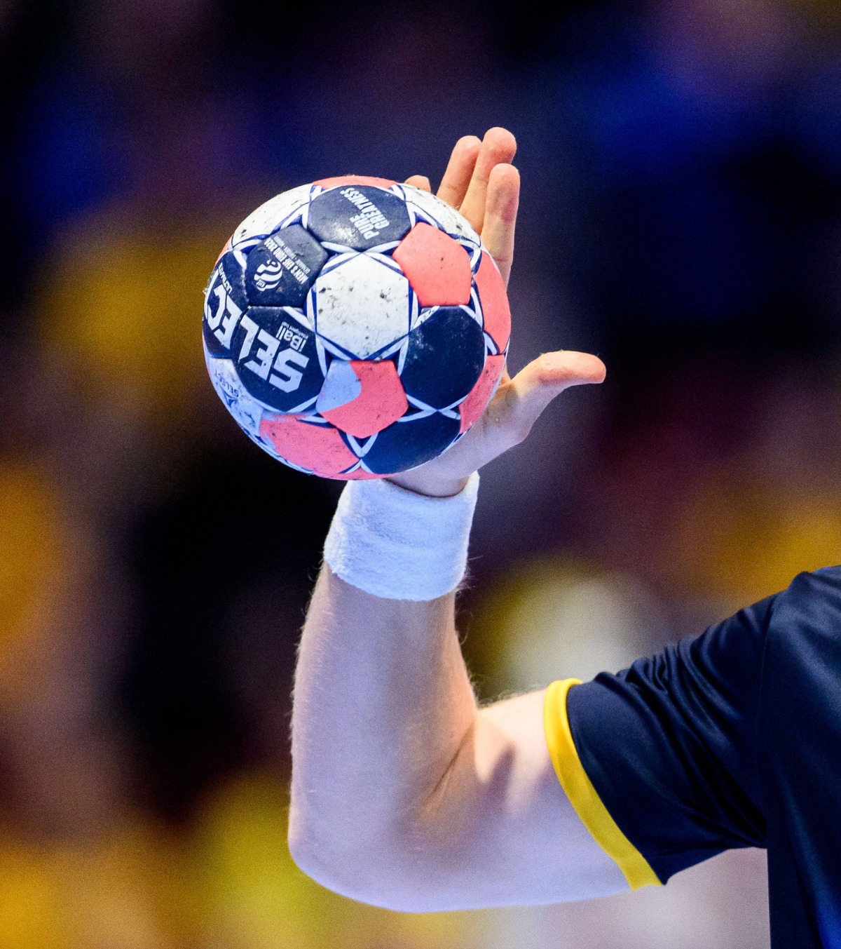 „Avea mereu armă. Nu știai când va trage” Acuzații grave la federația internațională de handbal. „Nu cred până când nu-l văd în sicriu”