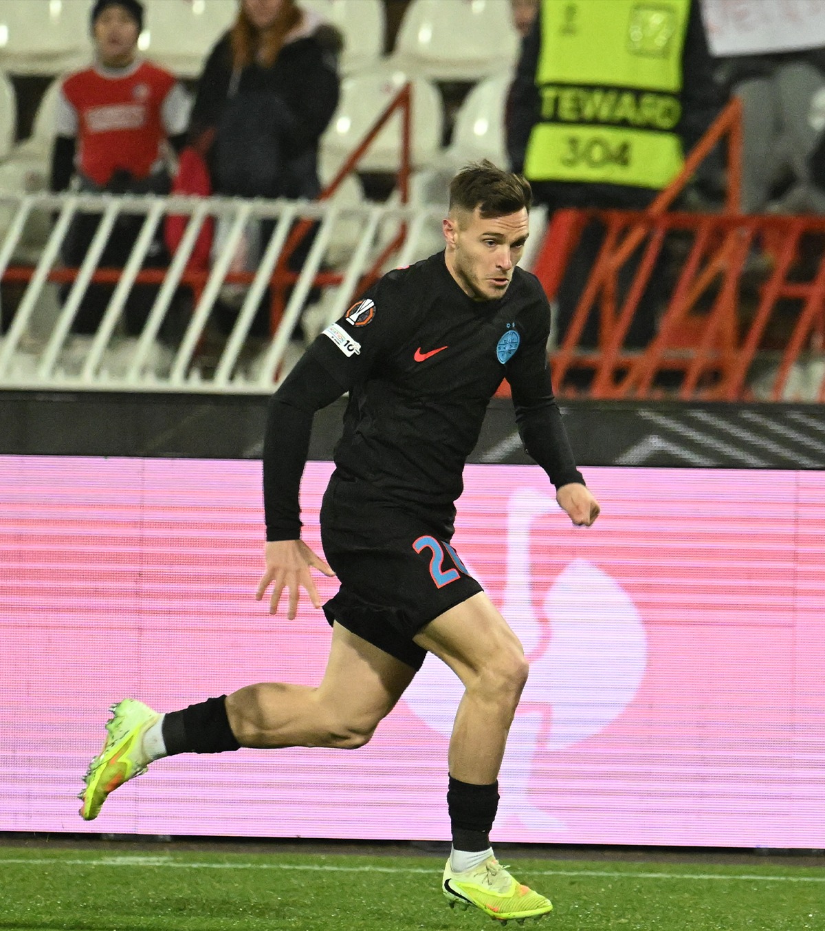 Schimbare de planuri Ce se întâmplă cu  Dennis Politic la FCSB