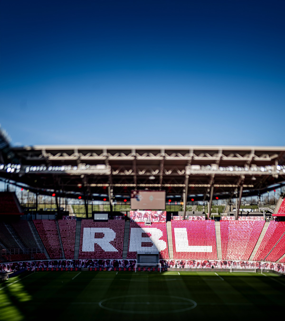 Leipzig i-a răspuns lui Drăgușin Stoperul a avut ofertă din Bundesliga. Ce decizie a luat azi clubul german