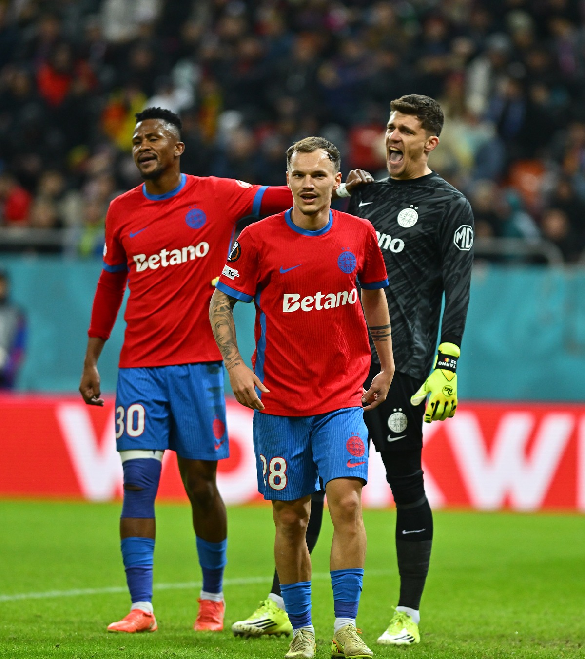 Record de fani În ciuda rezultatelor dezamăgitoare, FCSB a avut cu Fenerbahce cei mai mulți spectatori în faza principală din Europa League