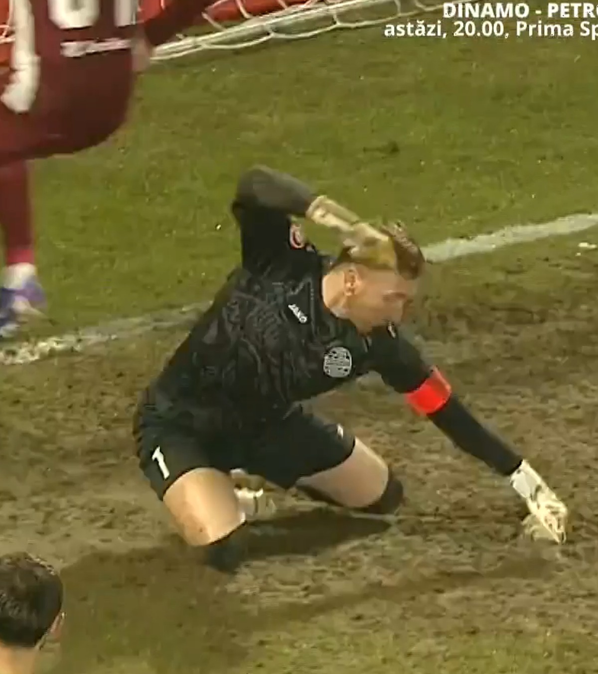 Salvați de gazon FOTO. Noroc incredibil pentru CFR Cluj! Ce s-a întâmplat la penalty-ul care i-a readus în meci cu Metaloglobus