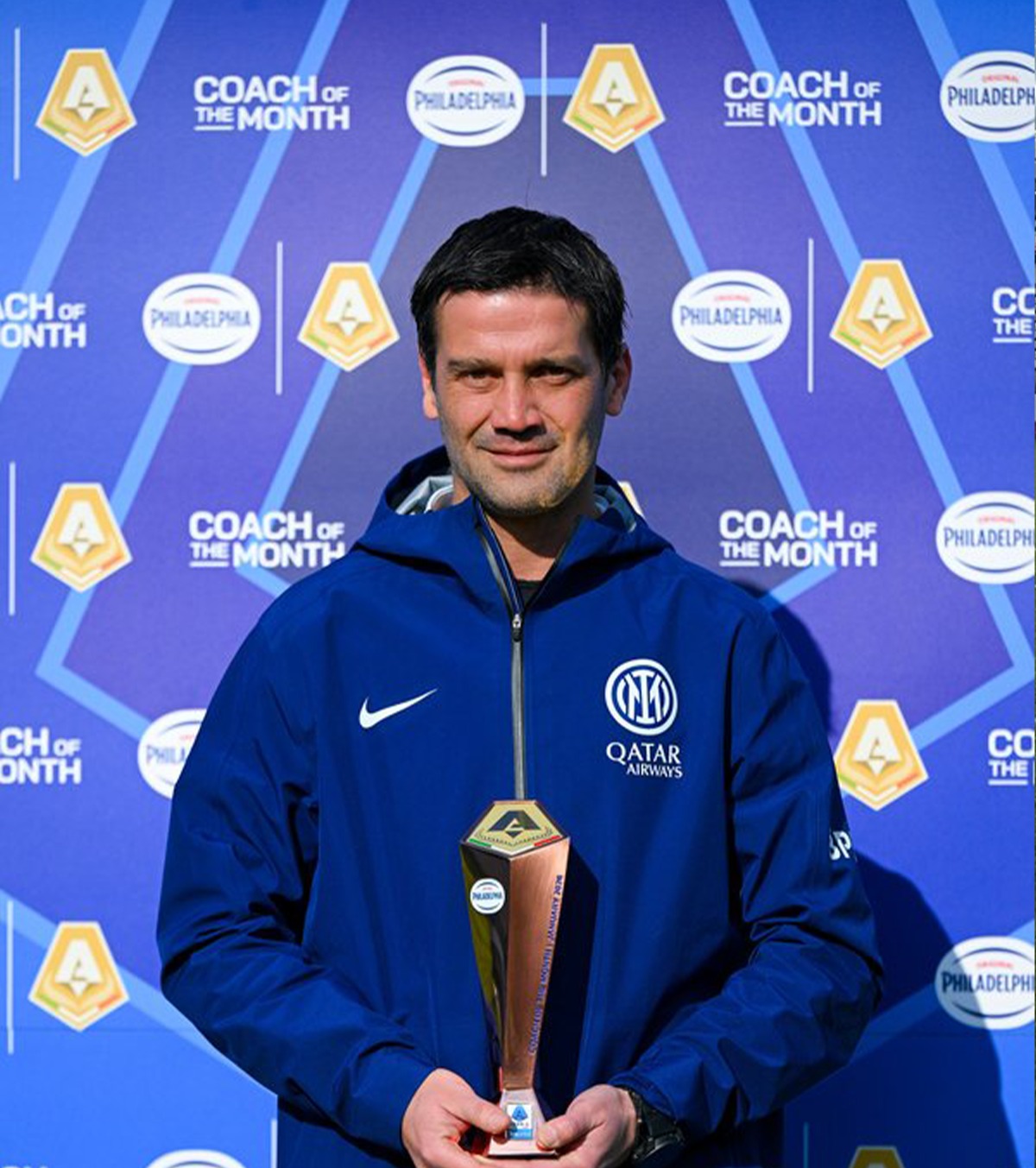 Chivu, premiat din nou Al doilea trofeu consecutiv de antrenorul lunii în Serie A!