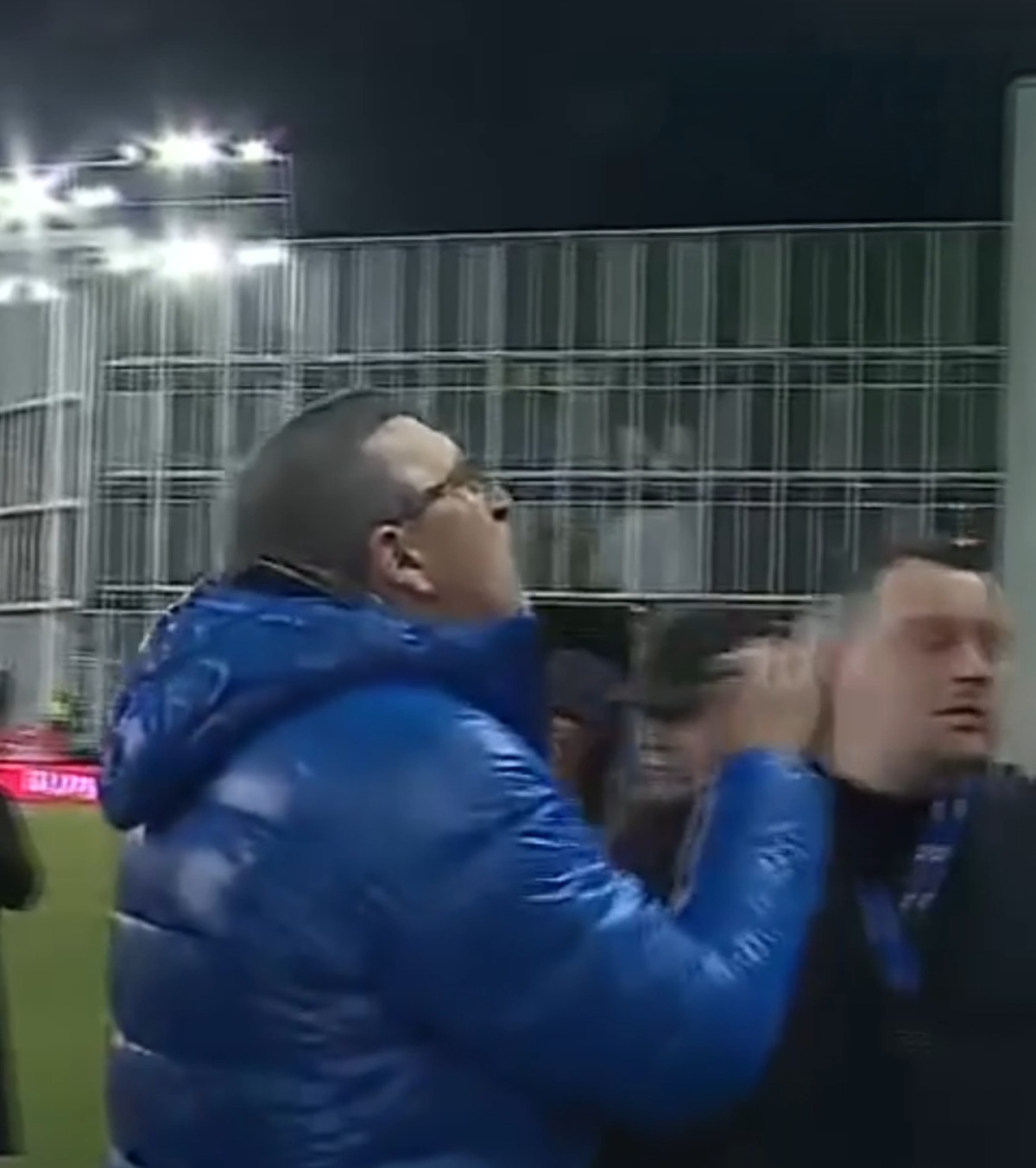 Moment tensionat FOTO. Eugen Neagoe s-a dus la fanii lui Dinamo după ce a fost înjurat: „Băăă, niciodată nu v-am jignit!”