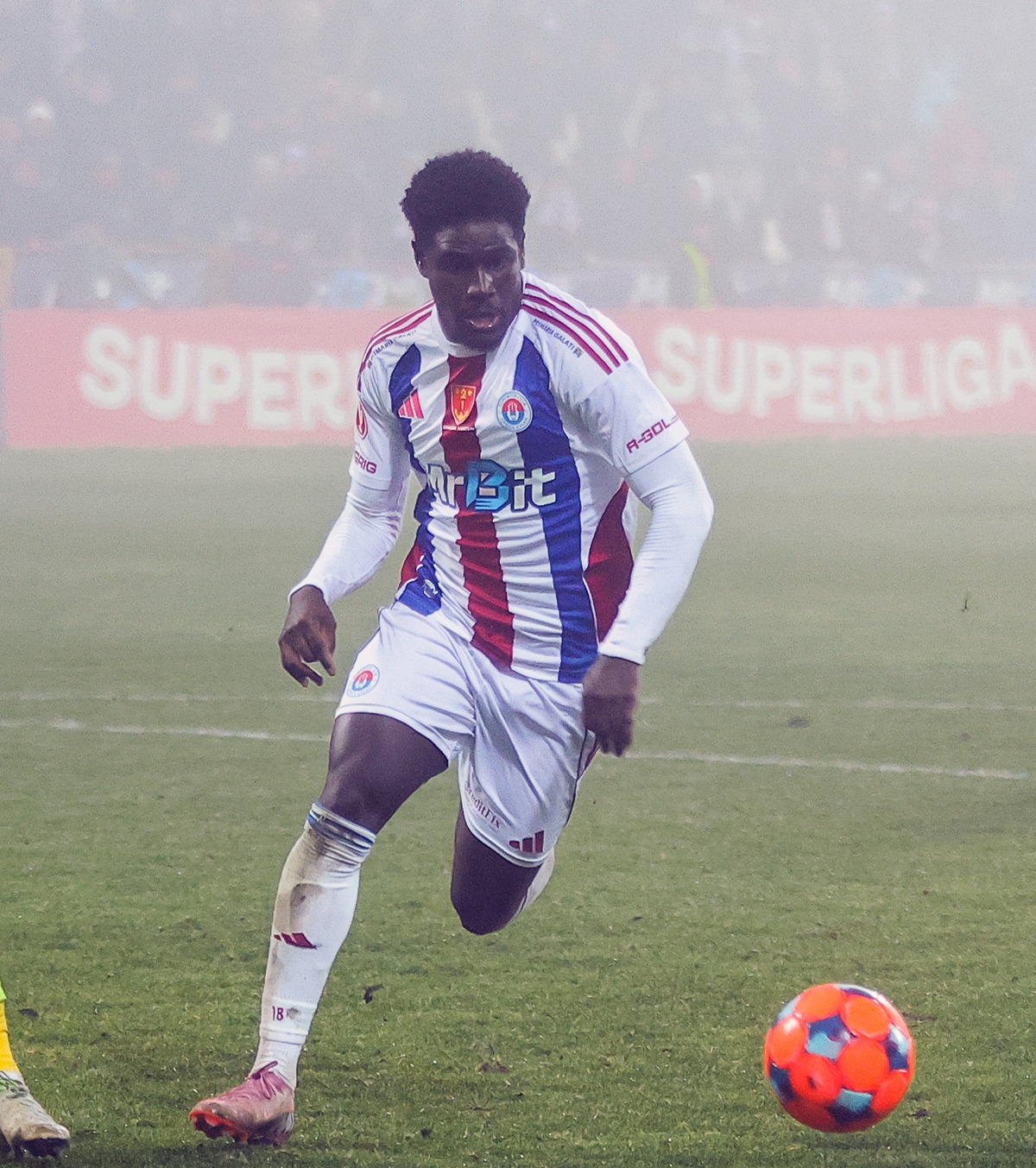 Clauză inedită Ce sumă este dispusă să dea FCSB pentru  transferul lui Joao Paulo +  Cererea Oțelului