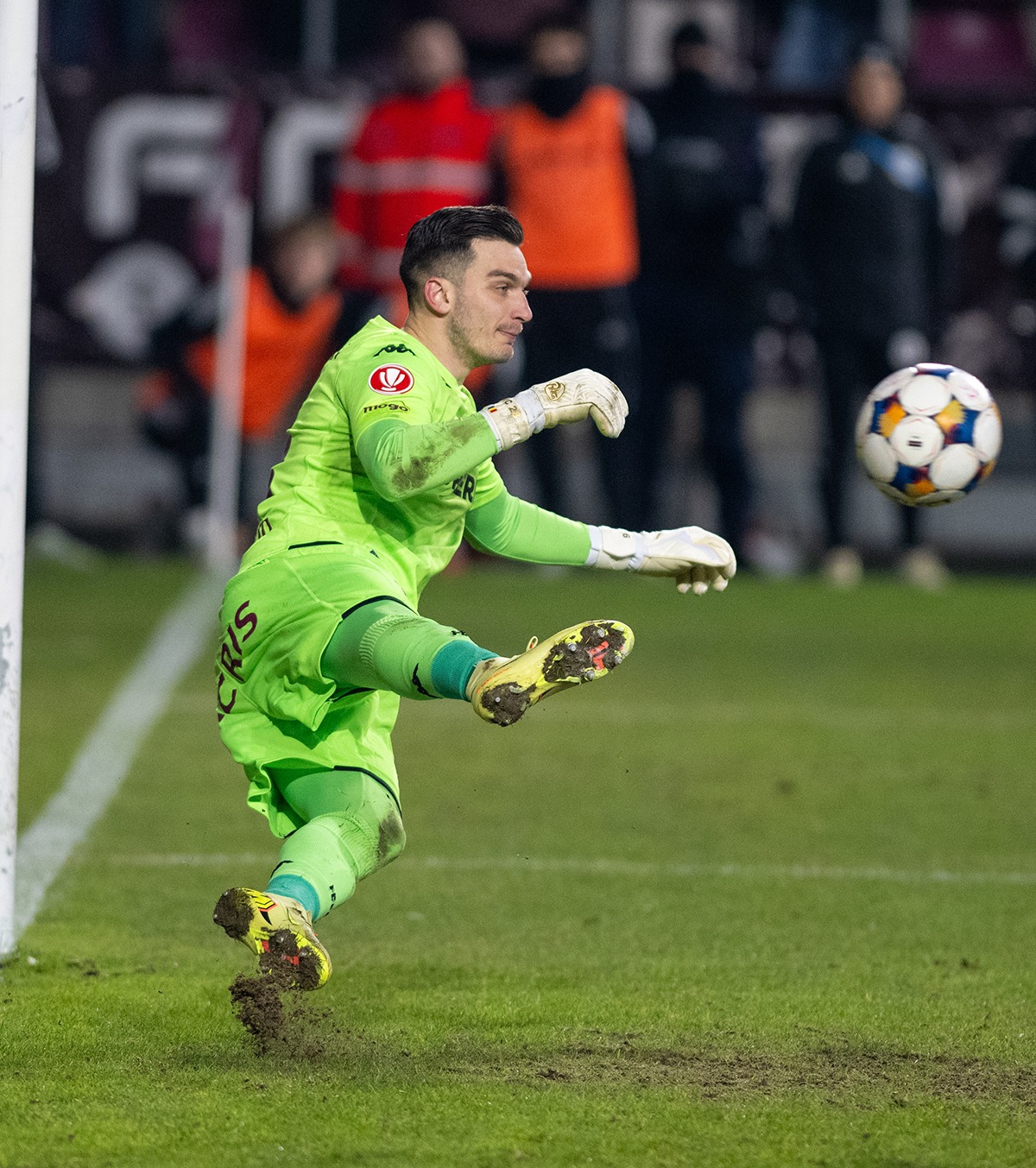 „Sare în piscină”  Marian Aioani, nervos după penalty-ul acordat în Rapid - U Cluj 0-2: „Nu înțeleg cum domnii de la VAR nu pot să vadă”