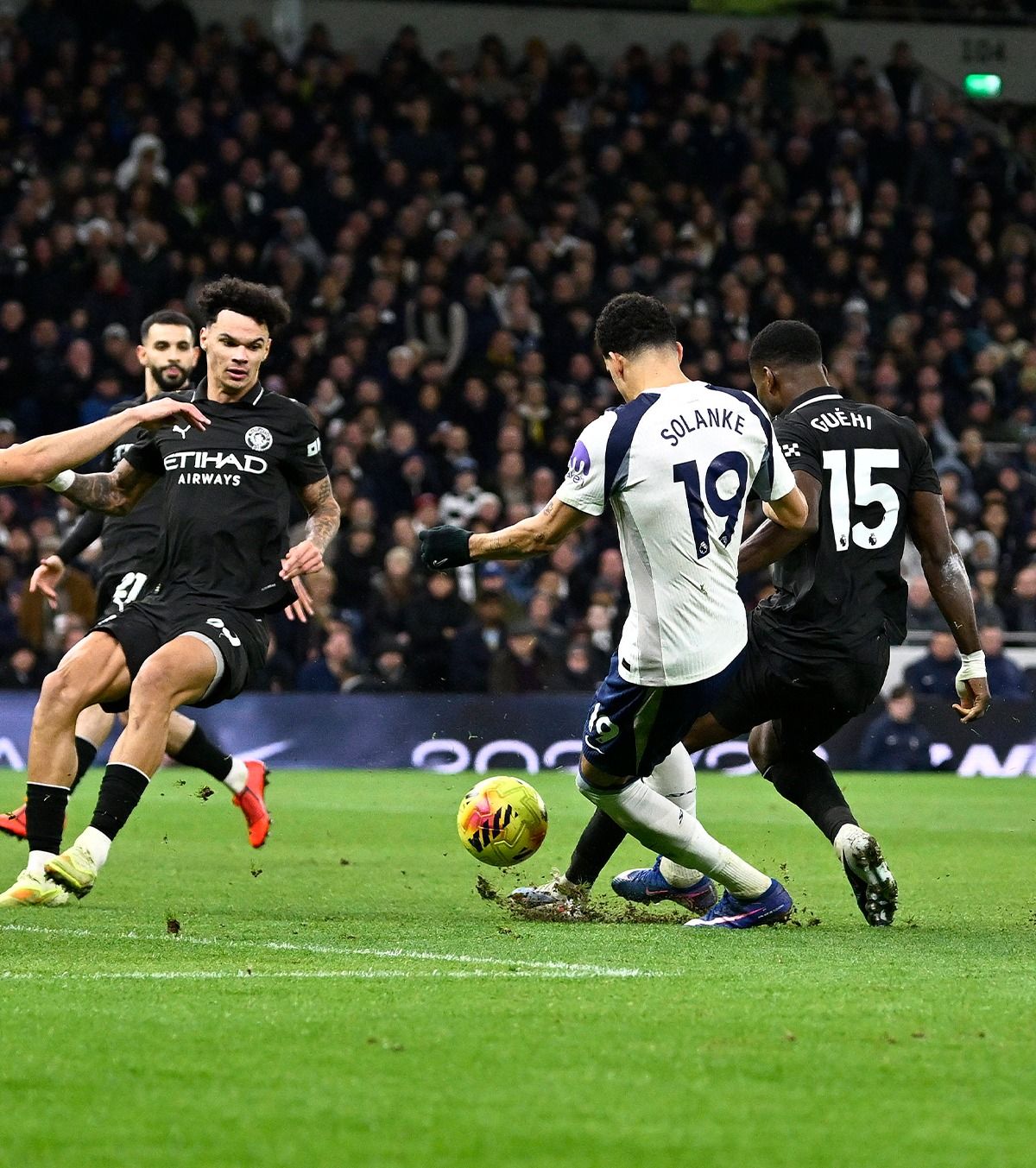 VAR a la Liga 1 FOTO. Fază de neînțeles la Tottenham - City: a dat gol după ce a șutat în piciorul fundașului! Guardiola, furios