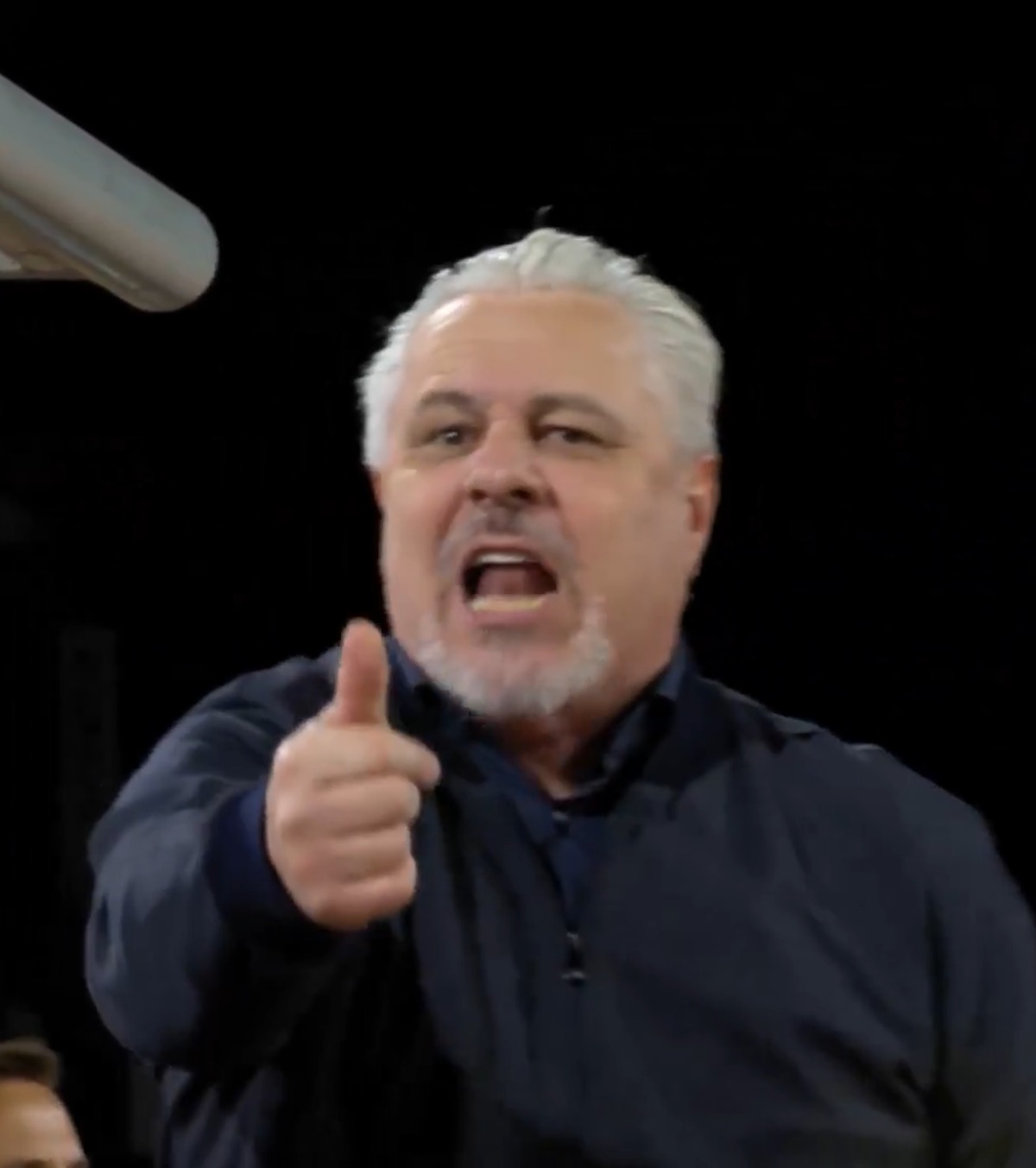 Șumudică, un car de nervi VIDEO. Tehnicianul român a explodat în prelungirile ultimului meci din Golf:  „Fluieră! Ai dat penalty, cartonaș roșu, de toate!”