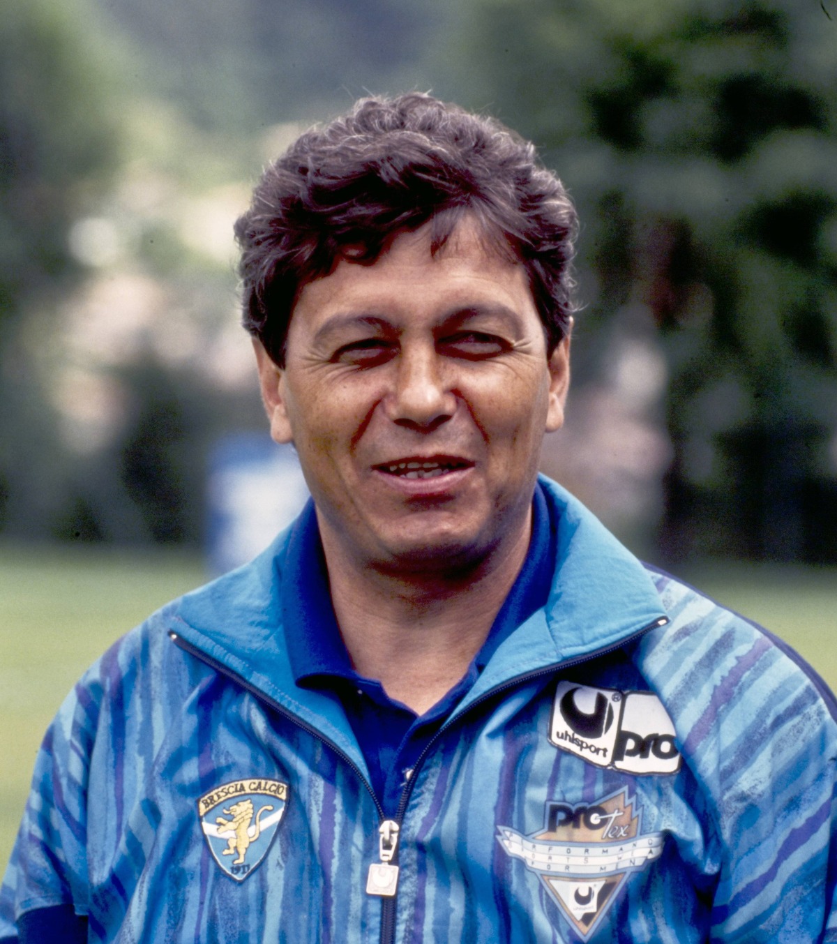 Lucescu, evadare din spital Internat în 1992, după un preinfarct, „Il Luce” s-a ascuns în tribune și a condus Brescia printr-un aparat de radio emisie-recepție