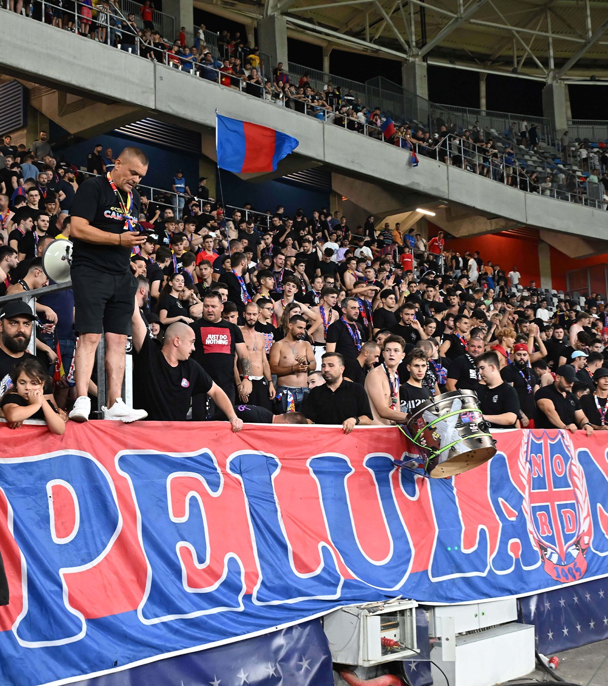 Peluza Nord renunță la protest Galeria campioanei a decis să încurajeze echipa la meciul de astăzi, cu FC Botoșani. Ce asistență se anunță