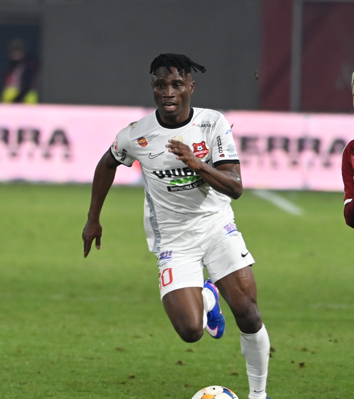 FCSB mai vinde un jucător Campioana poate încasa dublul investiției! Jucătorul a acceptat deja transferul