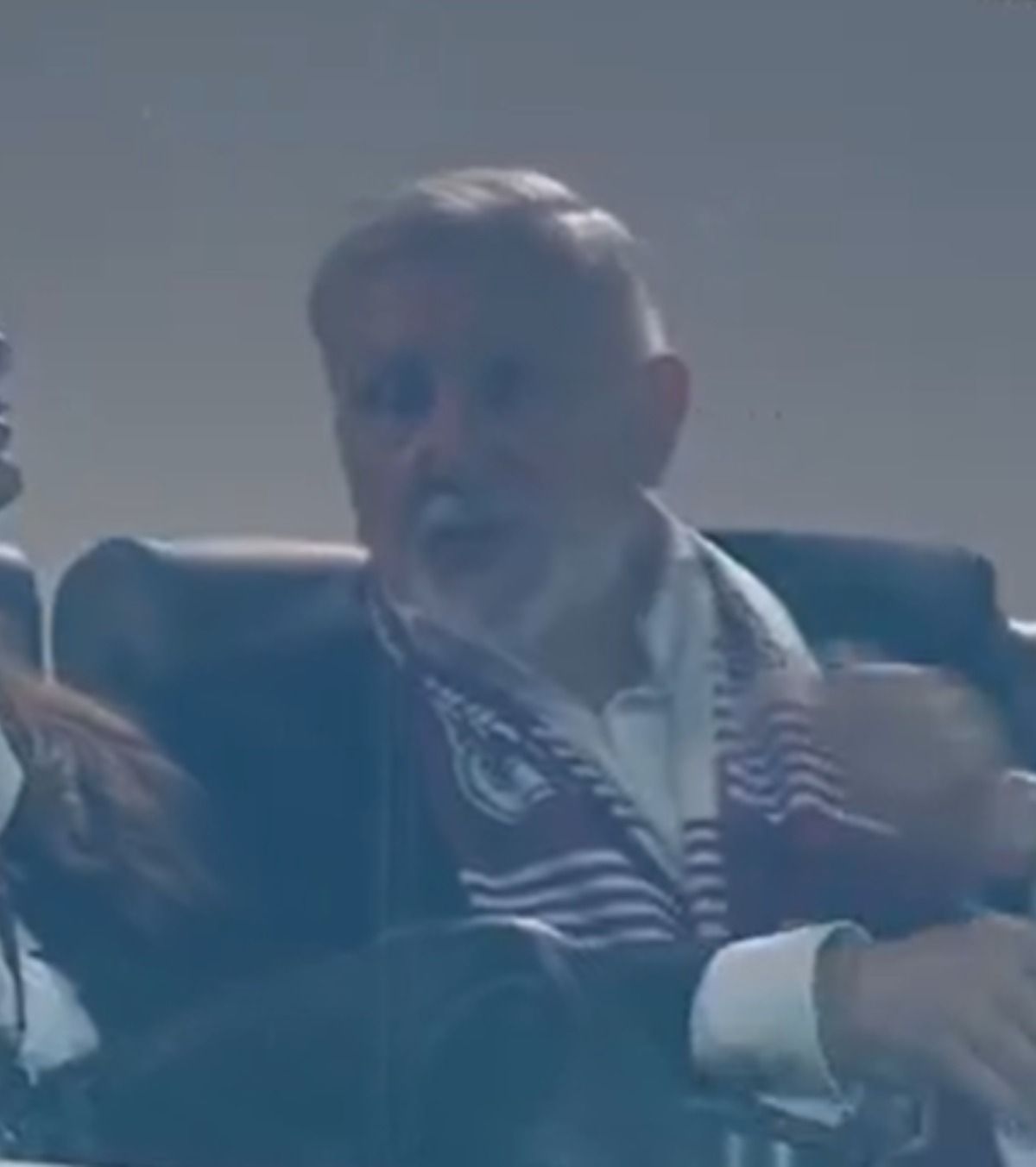 Ilie Năstase, spectator de lux FOTO. Cum a fost surprins fostul mare tenisment la derby-ul  CFR - U Cluj