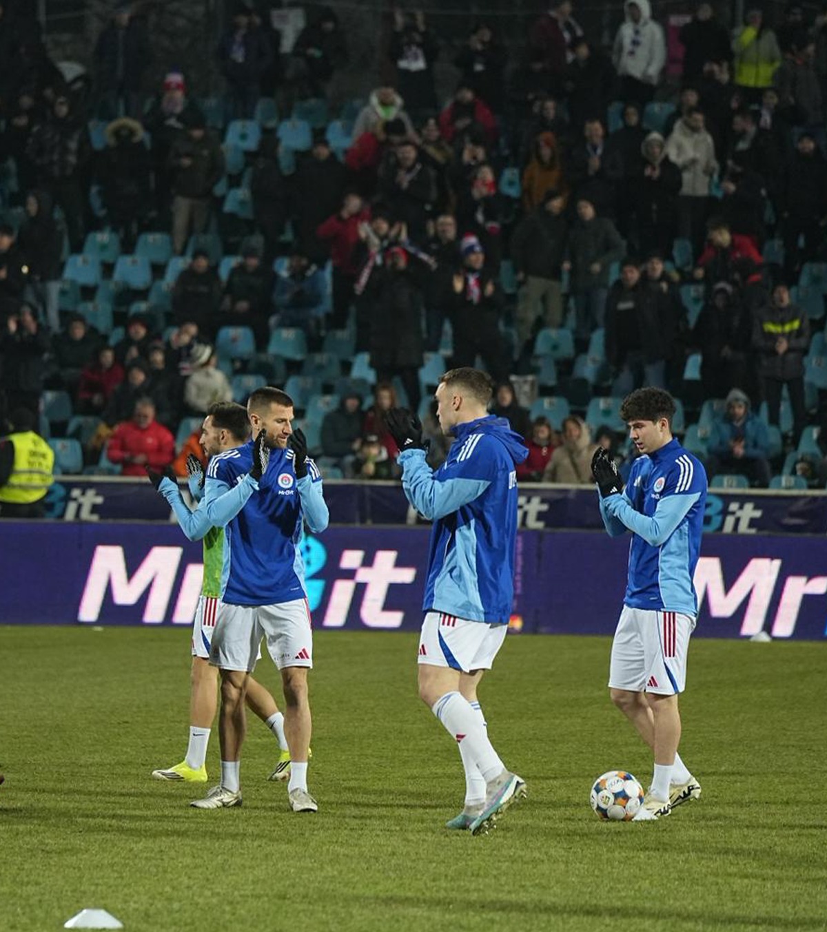 „MECIUL NU E DAT” Crainicul Oțelului, mesaje tari și ironii la stația de amplificare înainte de meciul cu FCSB: „În ciuda specialiștilor de pe Temu...”