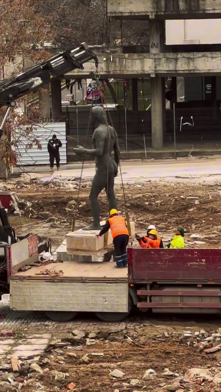 „Au fost mutate cu mare atenție” VIDEO+FOTO Imagini de ultimă oră de pe șantierul din Ștefan cel Mare: ce s-a întâmplat azi pe „Dinamo”