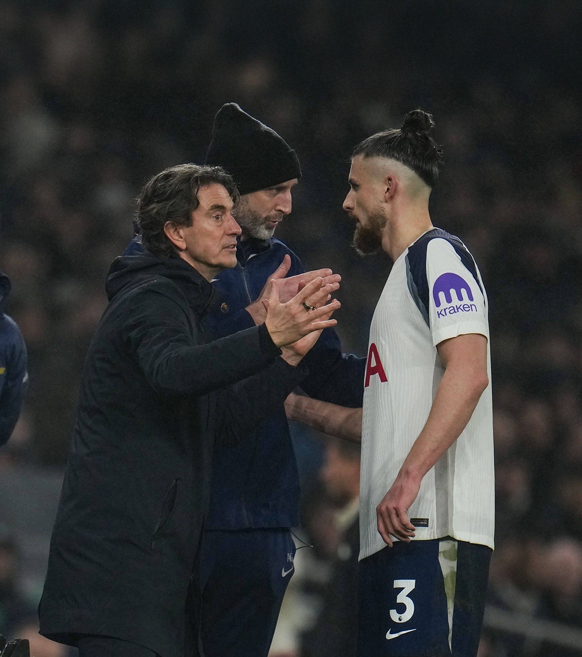 Pe cine așteaptă Drăgușin Tottenham caută un nou antrenor după demiterea lui Frank » Ce vor fanii. Cine e favorit