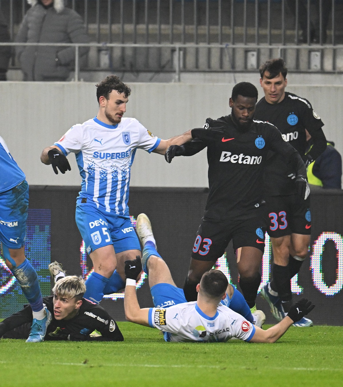 „Nu înțeleg ce vrea FCSB de la viață” Analiștii, uluiți după eliminarea campioanei din Cupa României: „Mă declar total depășit”