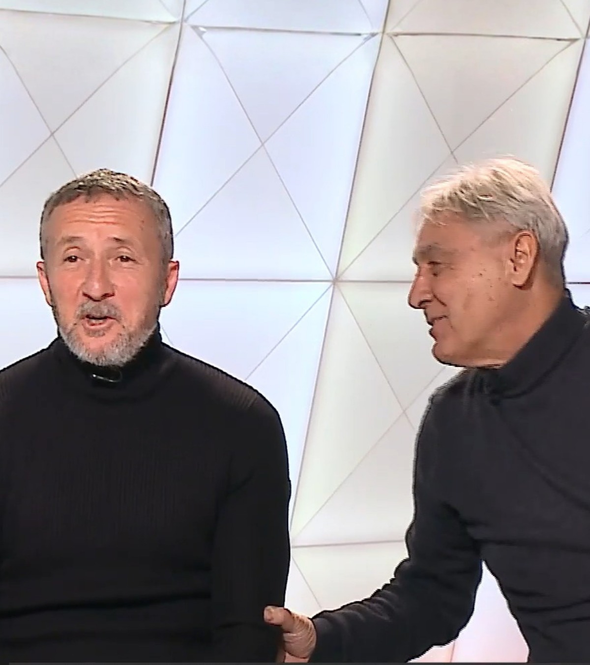 „Nu pot să cred că lumea nu înțelege” MM Stoica, întrebat direct de  insinuările de blat ale lui Sorin Cârțu, care era lângă el în studio