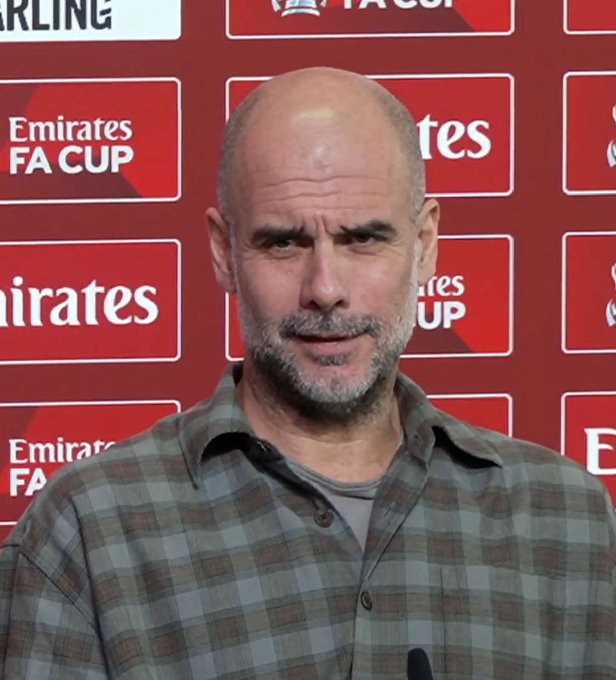 Guardiola, propunere inedită Întrebarea cu care l-a surprins un reporter pe antrenorul lui Manchester City: „Vrei să fii secundul meu?”