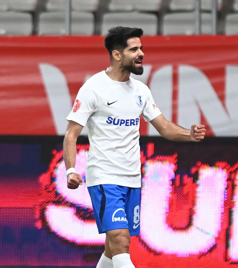 Elogiat de MM Stoica Oficialul FCSB-ului consideră că fotbalistul din Liga 1 are cele mai spectaculoase execuții: „Golurile lui Szoboszlai nu rivalizează cu ale lui”