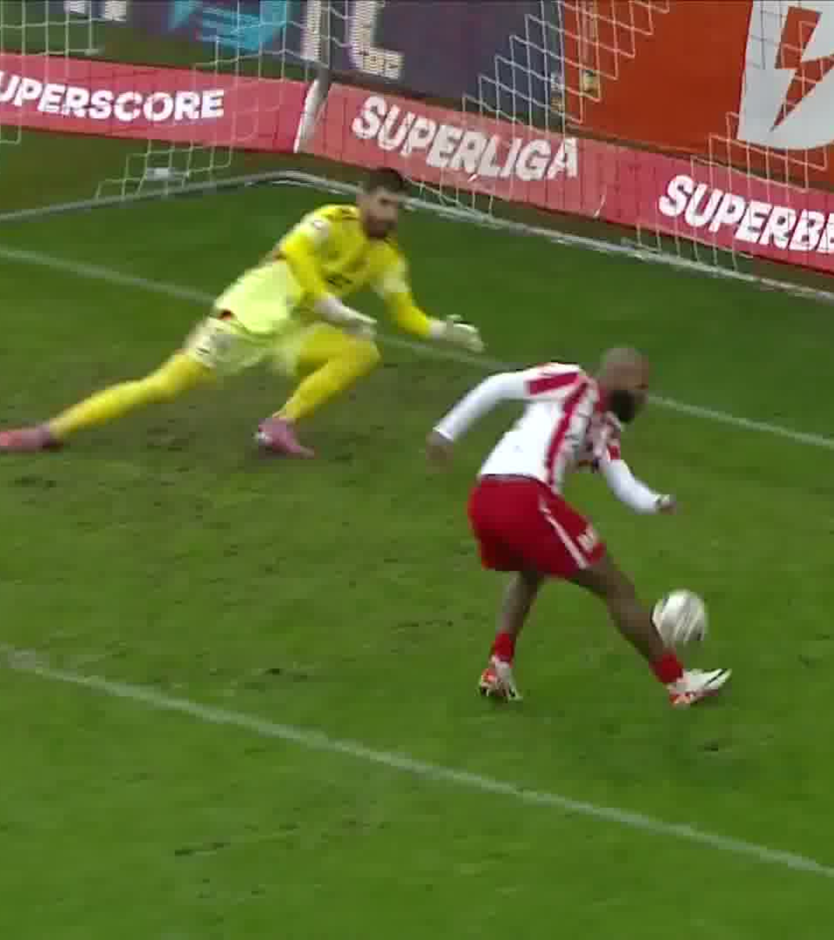  Intervențiile sezonului în Liga 1!  Giannis Anestis a scos trei posibile goluri într-o singură fază, în meciul UTA - Botoșani