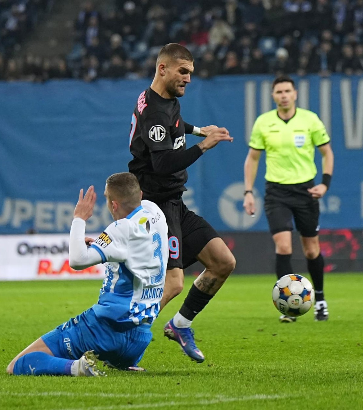 „De ce plângi?!” FOTO: Lacrimile lui Bîrligea, după Craiova - FCSB 1-0, nu l-au impresionat: „Fă mai mult pe teren!”