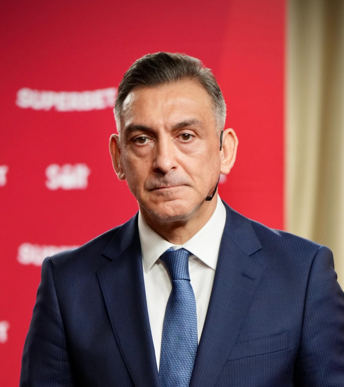 „Cu cuțitul și pistolul la gât” Momentul în care Ilie Dumitrescu a fost atacat de o grupare interlopă + Cine l-a salvat