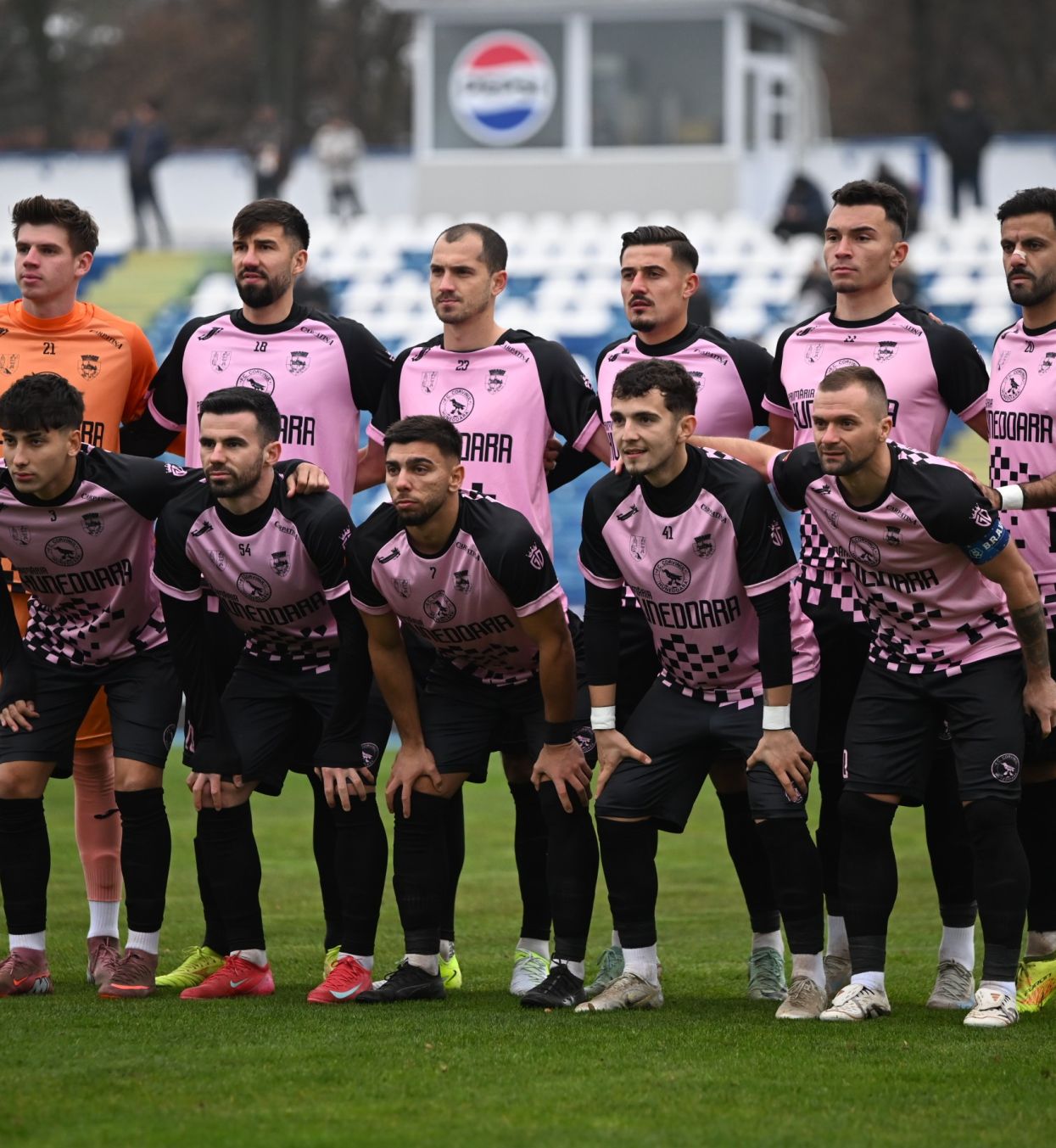 „Cea mai bună variantă” Corvinul Hunedoara și-a găsit casă pentru Liga 1: „Minim 10.000 de oameni la meci” » Investiții majore până la vară! Unde va juca