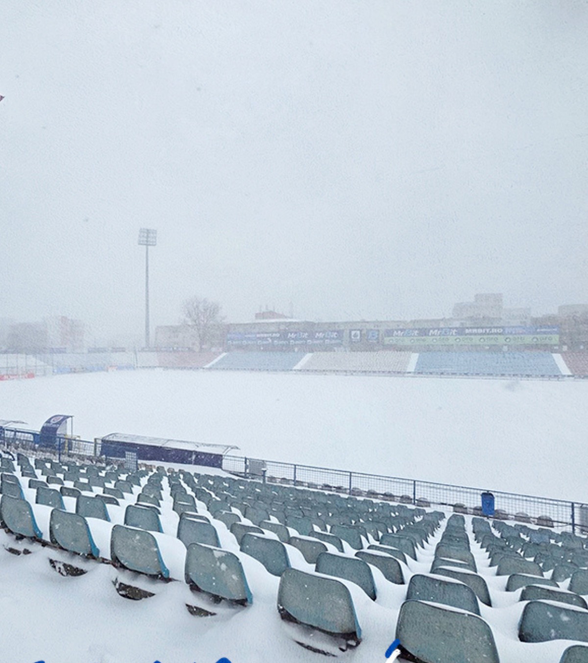 Oțelul, apel către suporteri Vremea rea le-a pus probleme gălățenilor, înaintea meciului cu UTA Arad