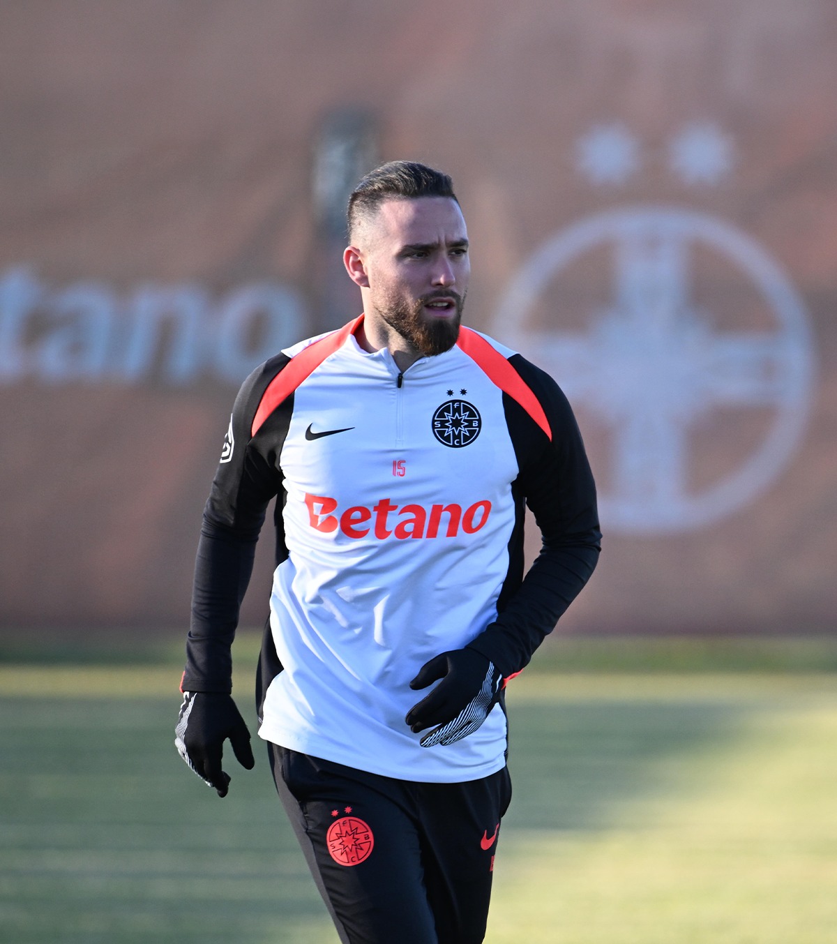 Așteptarea va lua sfârșit Jucătorul adus de FCSB la începutul anului va debuta cu Metaloglobus. În ce situație se află Tănase și Thiam