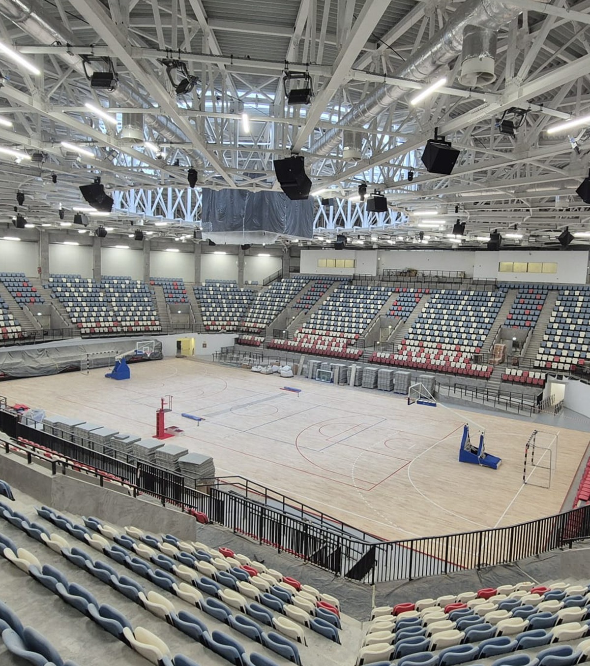 Aproape de inaugurare  FOTO Cum arată noua sală Polivalentă de 25 de milioane de euro, care a intrat rapid în planurile Federațiilor din România