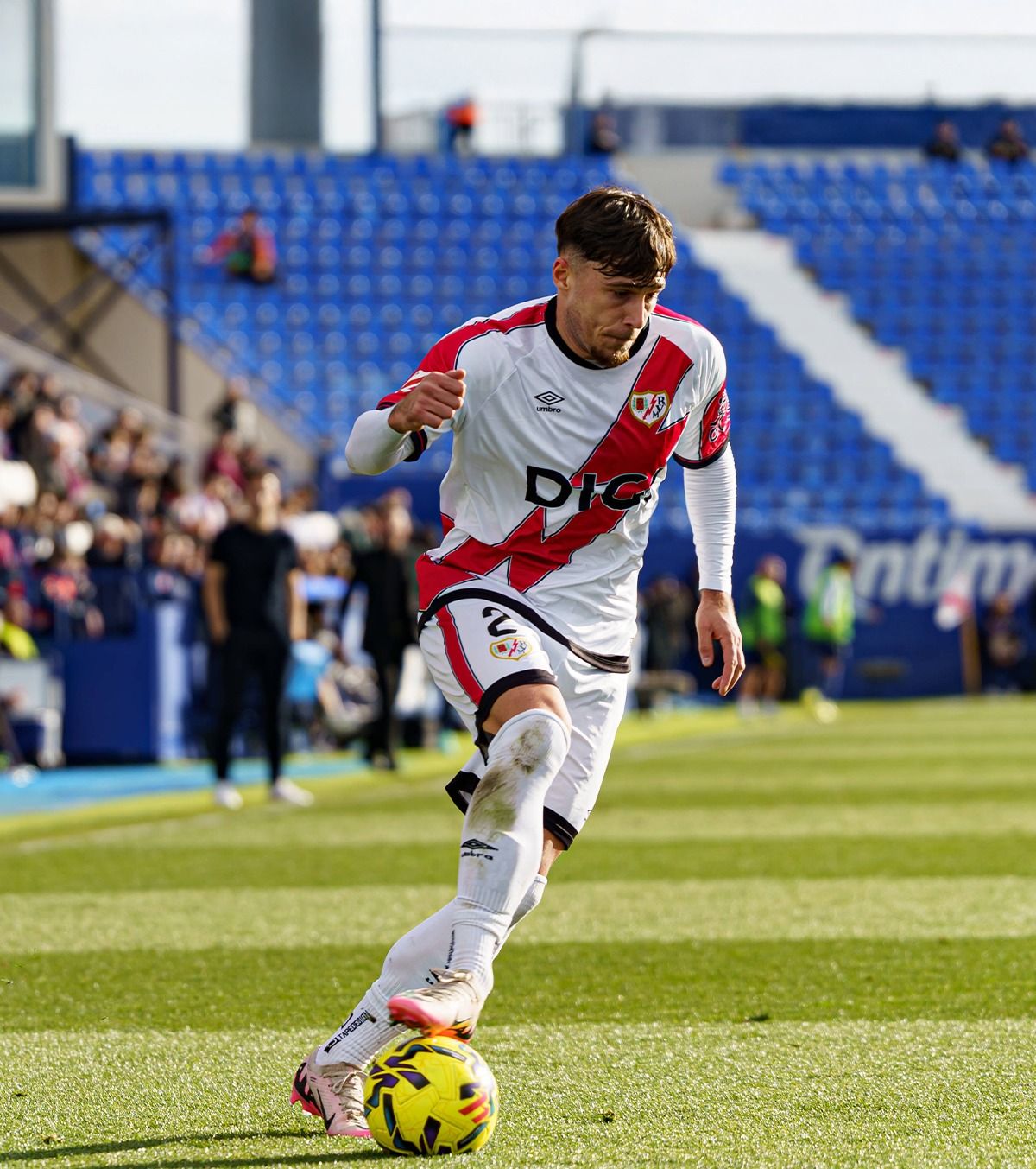 „Rațiu o ridică pe Rayo” FOTO. Fundașul român, de neoprit în Spania! Un nou assist spectaculos și în meciul cu Betis: „Cel mai periculos jucător”