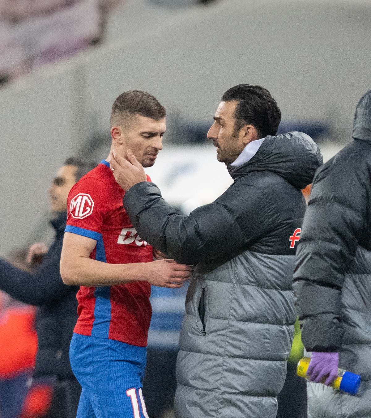 Problemele recidivează la FCSB Florin Tănase, forțat să părăsească terenul după 20 de minute de joc
