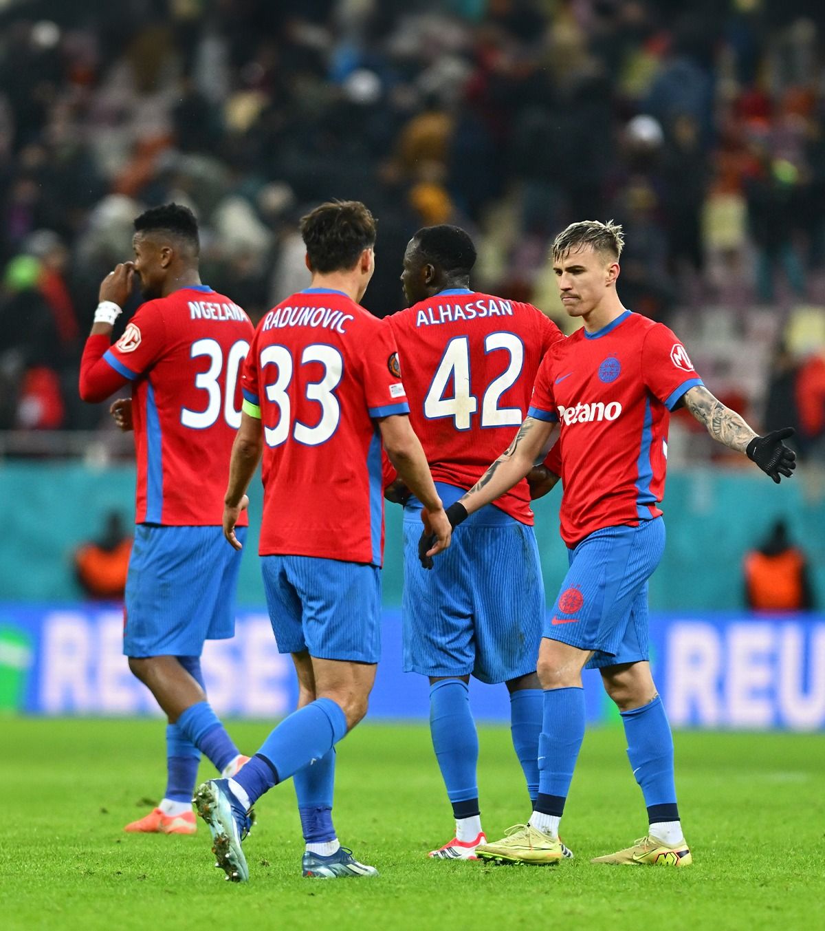 „Suntem proștii tăi?” Un titular de la FCSB a fost amendat cu 20.000 de euro și scos din primul „11” pentru meciul cu UTA! Ce l-a înfuriat pe Becali