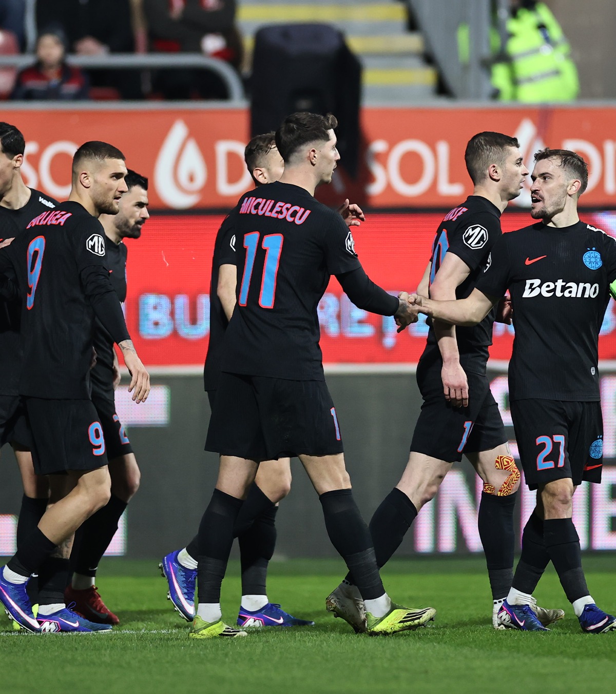 Radiografia unei rușini istorice În acest sezon, FCSB s-a aflat o singură dată pe loc de play-off . Clienta echipelor mici