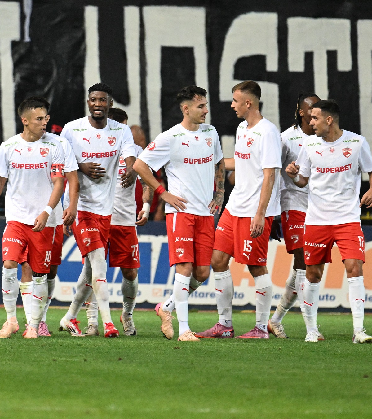 „Nu ne dorim un tătuc ca Becali”  Dinamoviștii nu vor o conducere precum a rivalelor din Liga 1: „Așa a fost gândit proiectul”