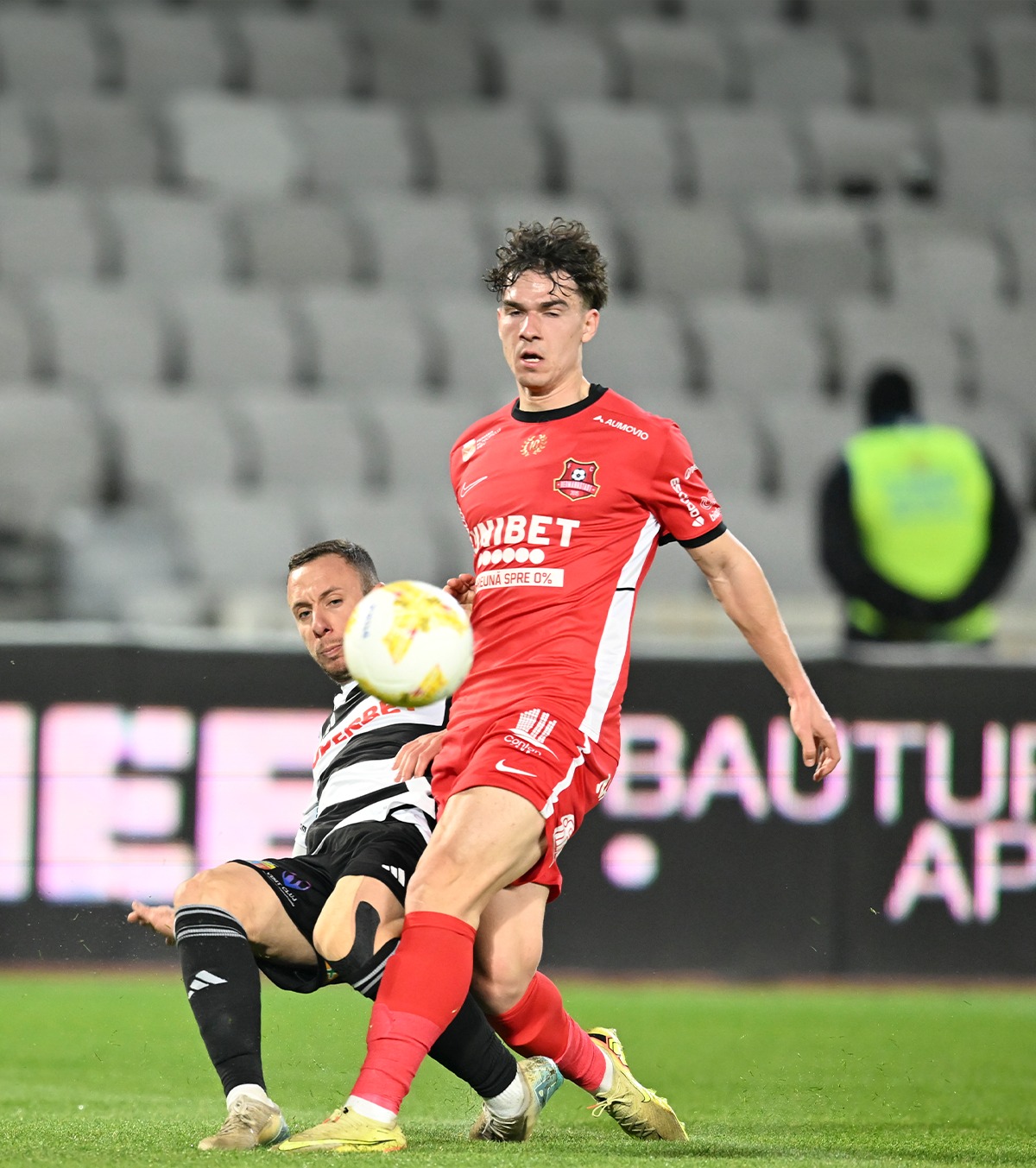 Transfer ratat de FCSB? Jucătorul dorit de campioană ar fi semnat deja în străinătate