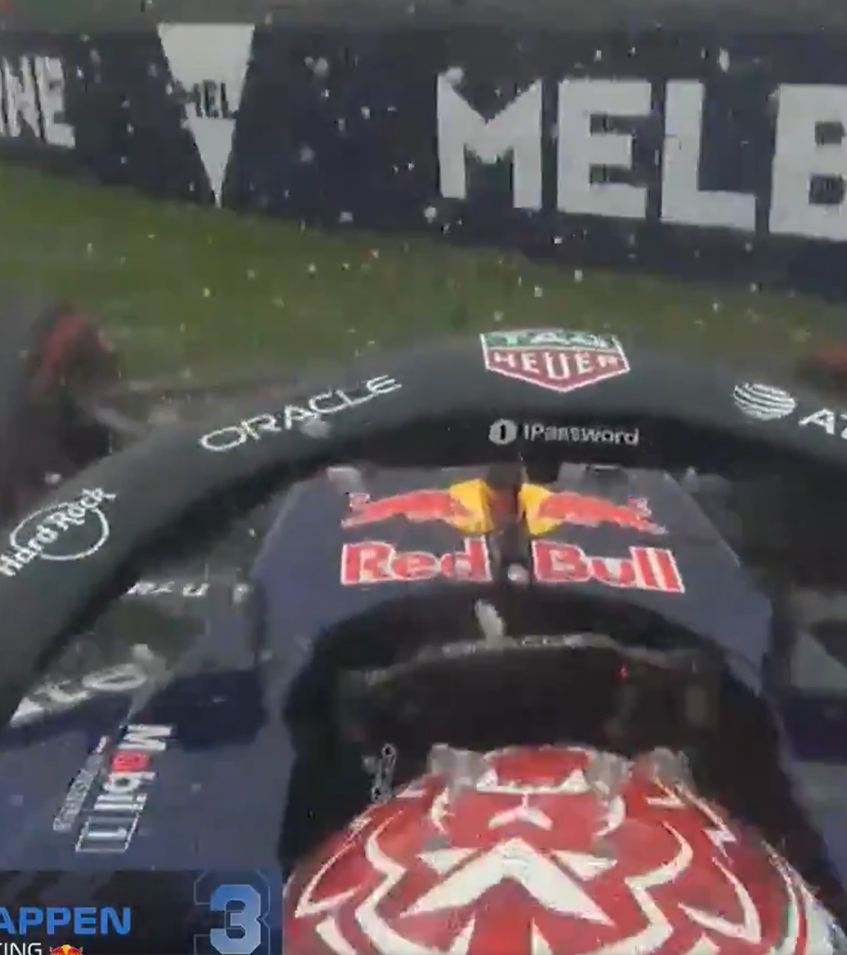 Dezastru pentru Verstappen FOTO. Accident bizar în timpul calificărilor din Australia: „N-am mai pățit așa ceva niciodată” 