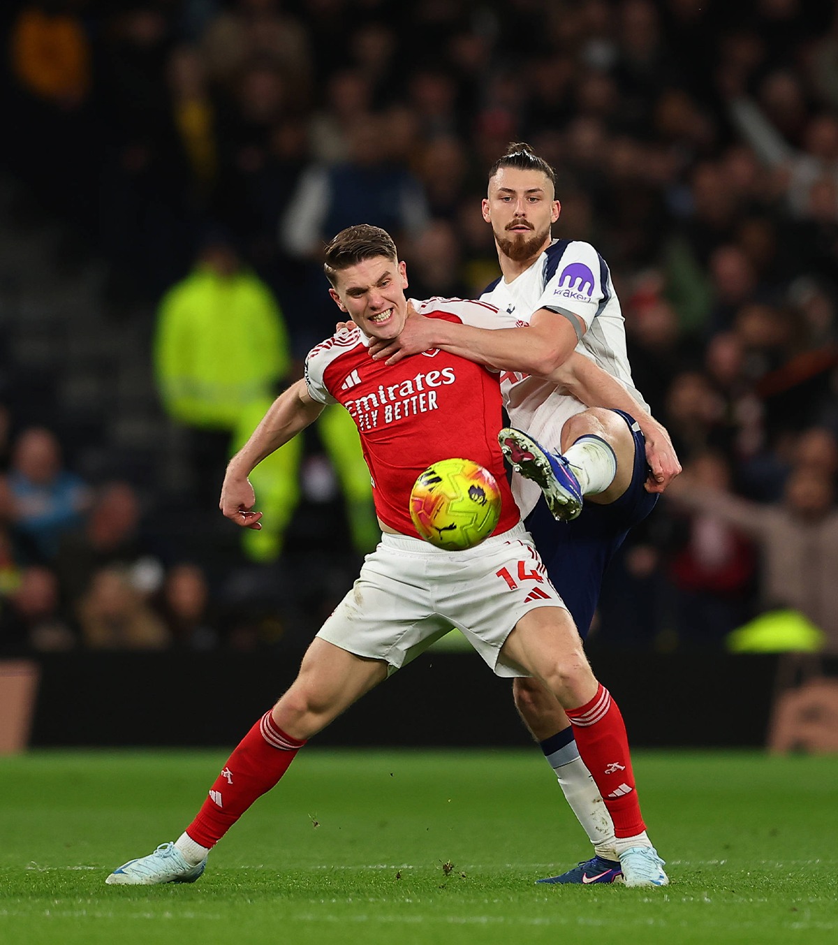 Dat afară după o lună? Tottenham își pierde răbdarea cu antrenorul lui Drăgușin: „Lecție de autodistrugere”