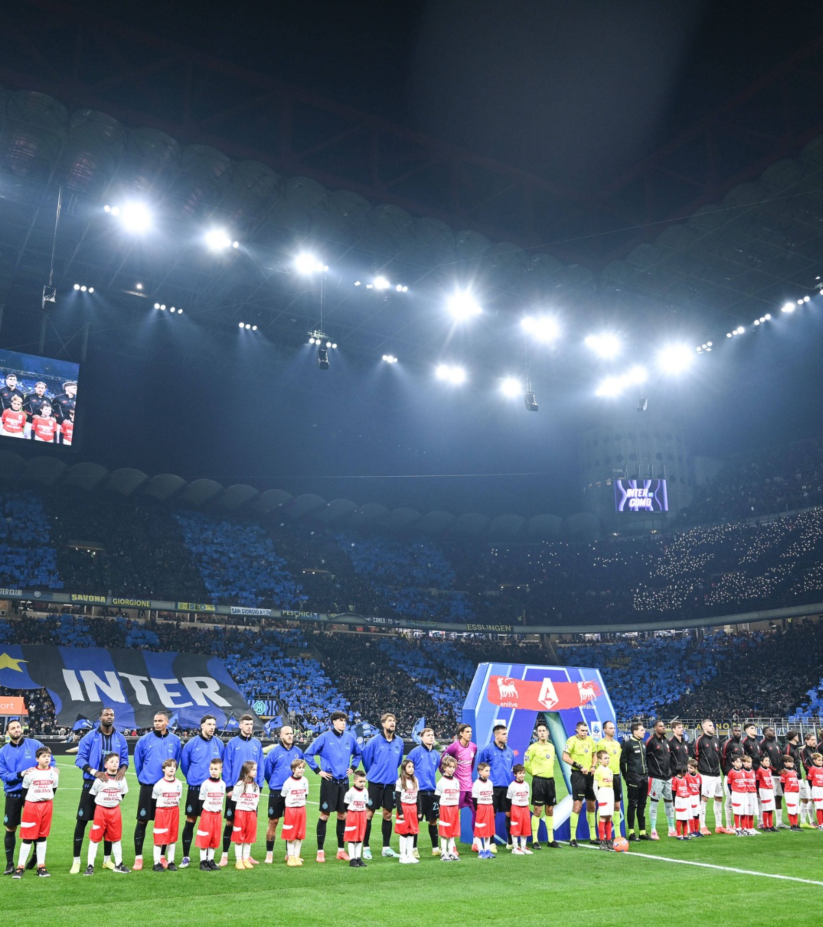 Record la meciul lui Chivu Derby-ul dintre AC Milan și Inter este pe cale să genereze o sumă fabuloasă!