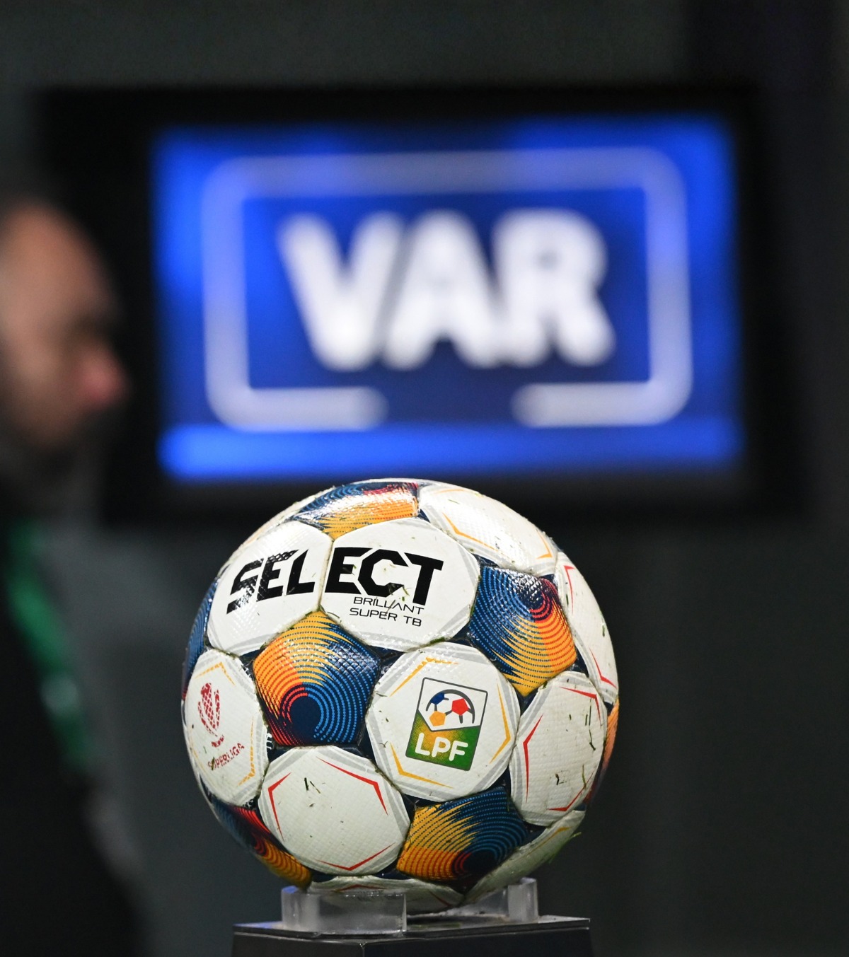 Cum a influențat VAR Liga 1 FRF a anunțat câte decizii au fost modificate în acest sezon după intervenția sistemului