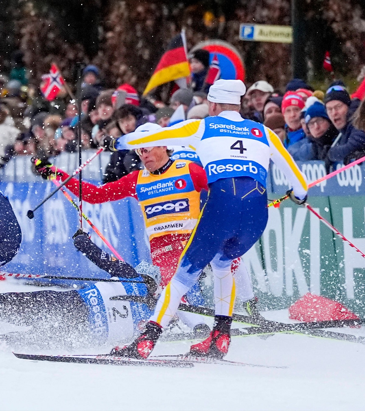 S-a lovit la cap! FOTO+VIDEO. Johannes Klaebo, accident extrem în cursă. A ajuns la spital » A câștigat 6 medalii de aur la JO 2026