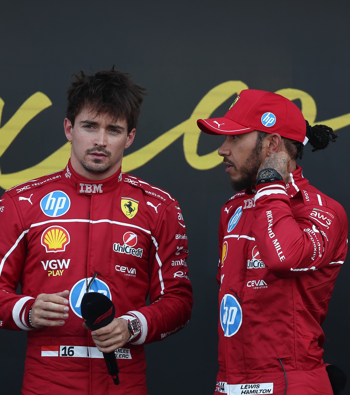 Tensiuni la Ferrari Leclerc, agresiv la adresa lui Hamilton în cursa sprint din Marele Premiu al Chinei: „Știe cât de late sunt mașinile astea?!”