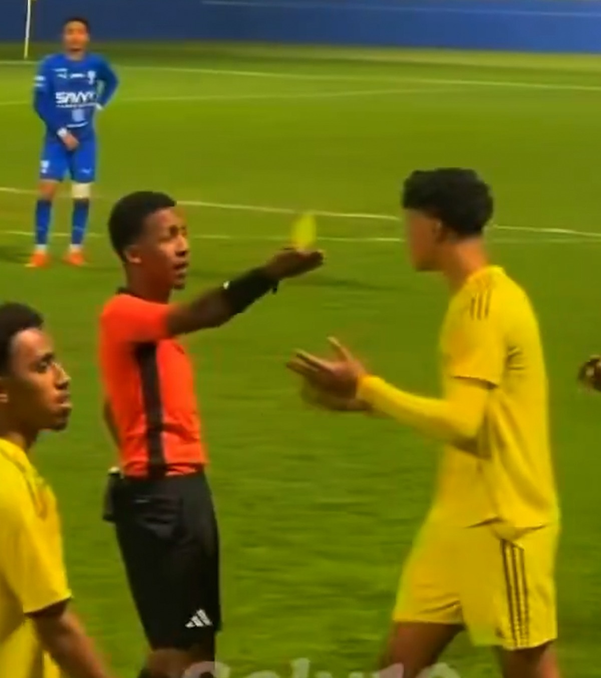 Cristiano jr, supărat pe antrenor FOTO:   Conflict pe teren în momentul schimbării. Cât va fi suspendat