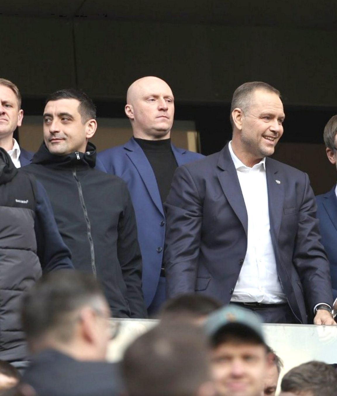 George Simion și președintele Poloniei, la meci Președintele AUR, fotografiat la „oficială”, urmărind unul dintre posibilii titulari ai lui Lucescu. Ce s-a întâmplat pe stadion