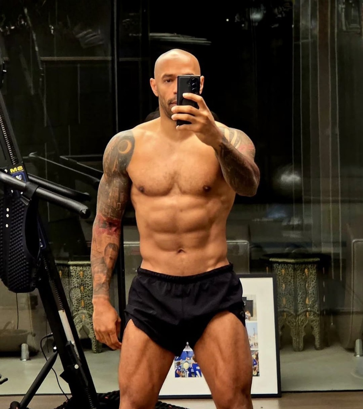 Henry, în forma vieții FOTO. La 12 ani de la retragere, francezul e un pachet de mușchi! Nici în vârful carierei nu arăta așa