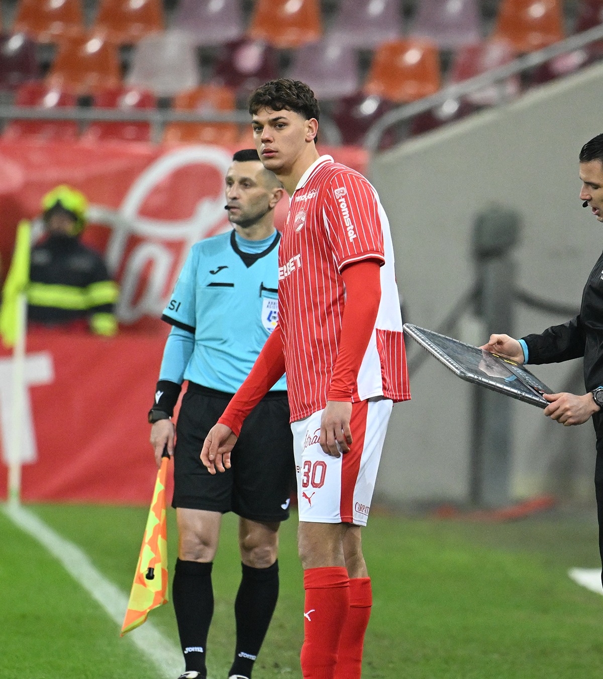 Matteo Duțu și-a aflat pedeapsa  Cât va lipsi fundașul lui Dinamo, după ce a văzut „roșu” direct în meciul cu Rapid